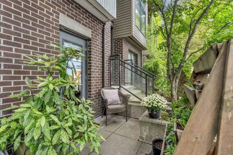 3629 COMMERCIAL STREET - photo 3 of 27