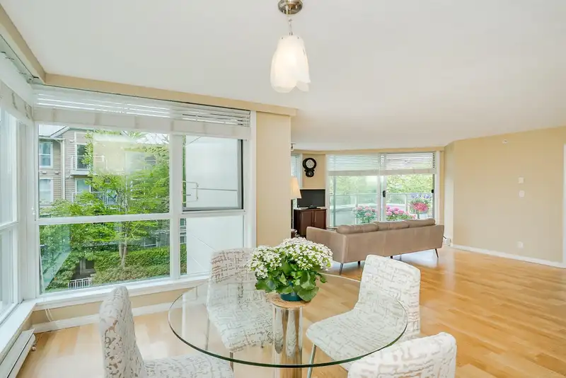 301 5860 DOVER CRESCENT - photo 4 of 29