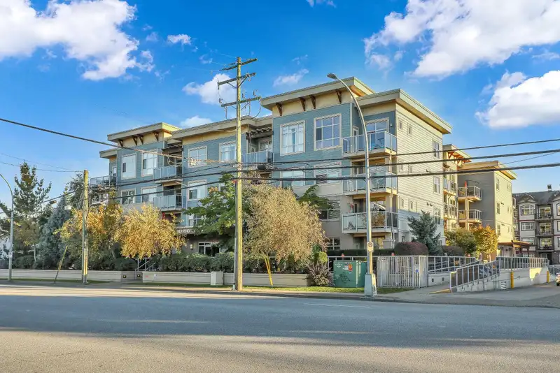 209 19936 56 AVENUE - photo 1 of 24