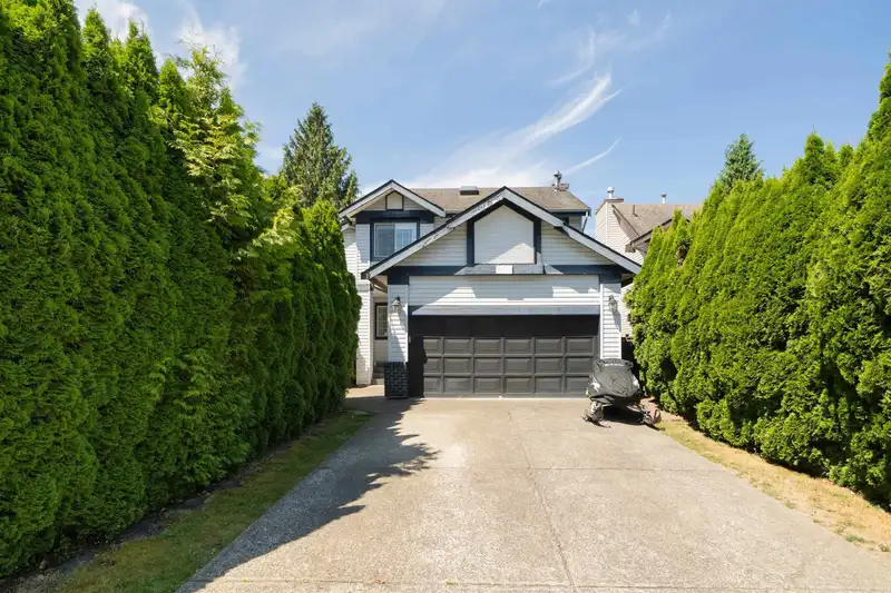 9477 209 STREET - photo 3 of 40