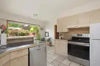 2822 UPLAND CRESCENT - thumbnail 4