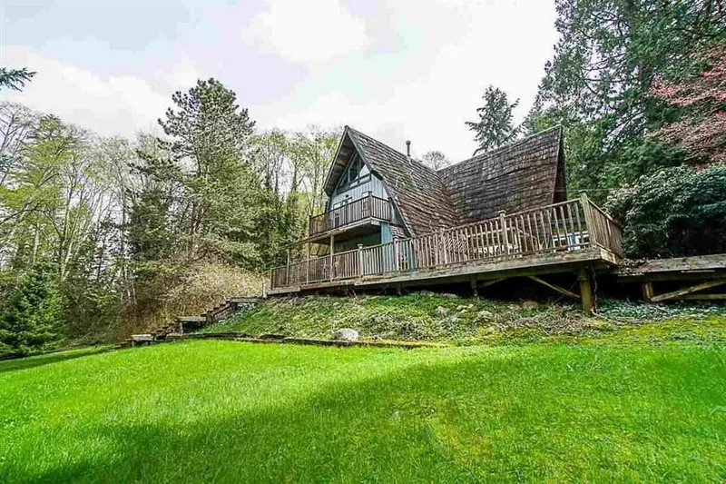 16651 NORTHVIEW CRESCENT - photo 4 of 11