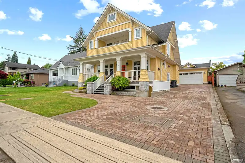 221 NINTH AVENUE - photo 3 of 40