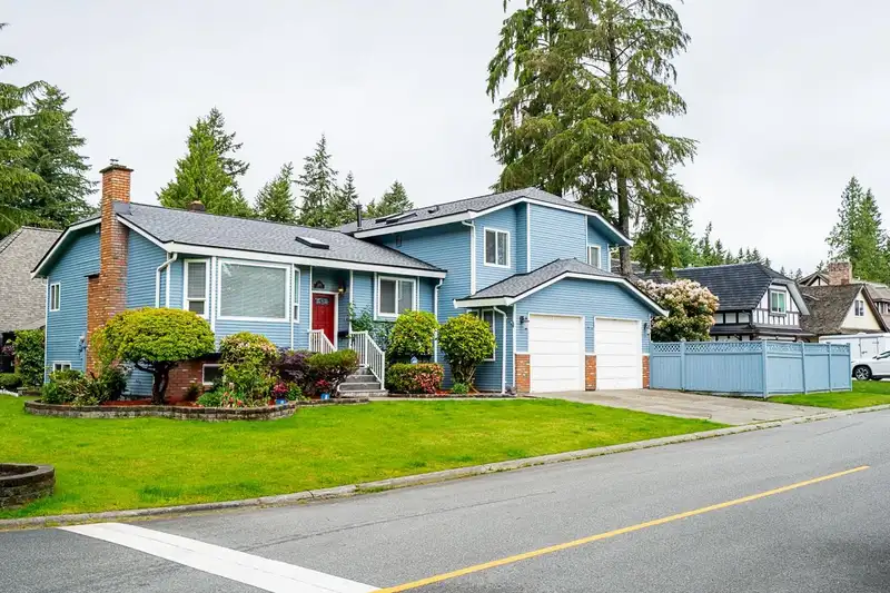 11775 CHATEAU WYND - photo 1 of 40