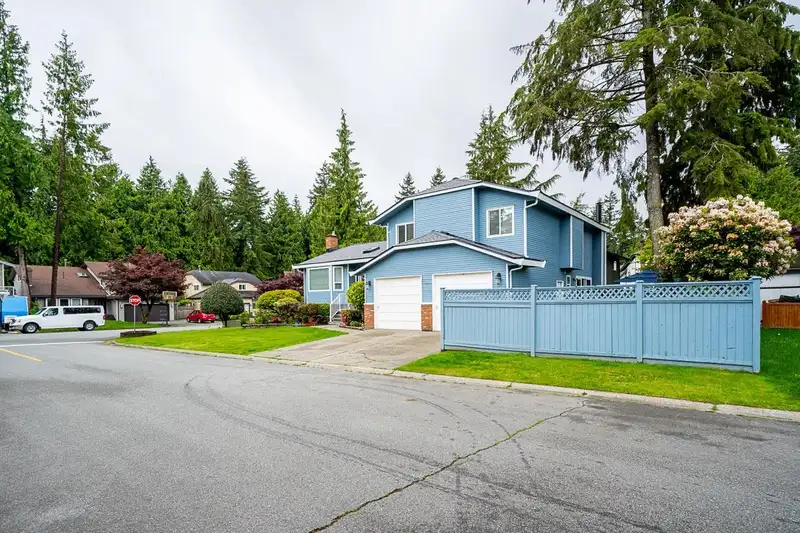 11775 CHATEAU WYND - photo 2 of 40