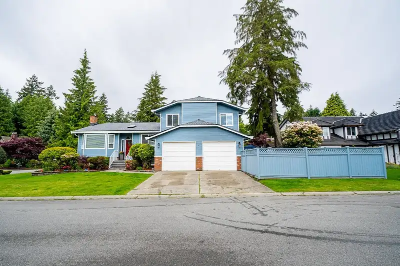 11775 CHATEAU WYND - photo 3 of 40