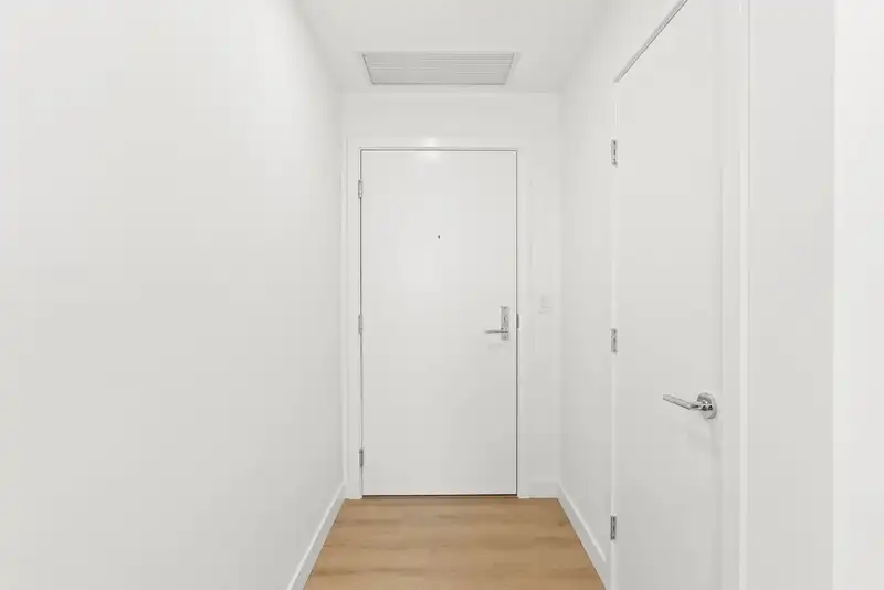 1608 2425 ALPHA AVENUE - photo 4 of 25