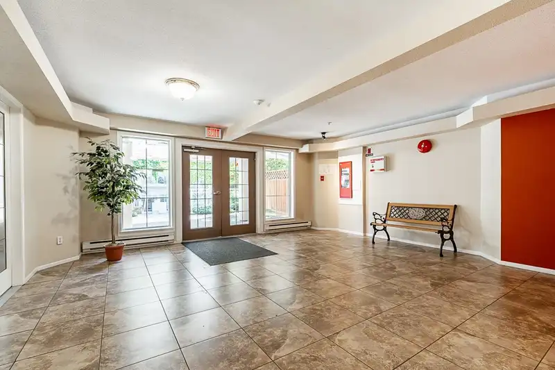 104 525 AGNES STREET - photo 4 of 27
