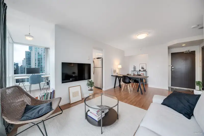 2306 1166 MELVILLE STREET - photo 4 of 27