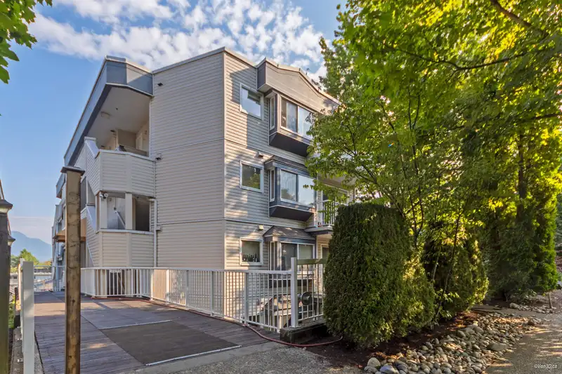 202 2295 PANDORA STREET - photo 1 of 13