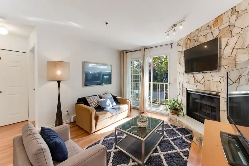 202 2295 PANDORA STREET - photo 2 of 13