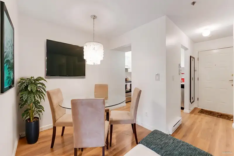 202 2295 PANDORA STREET - photo 4 of 13
