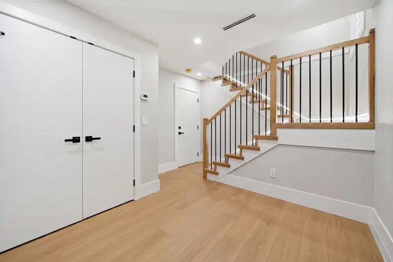 102 5745 172 STREET - photo 3 of 33