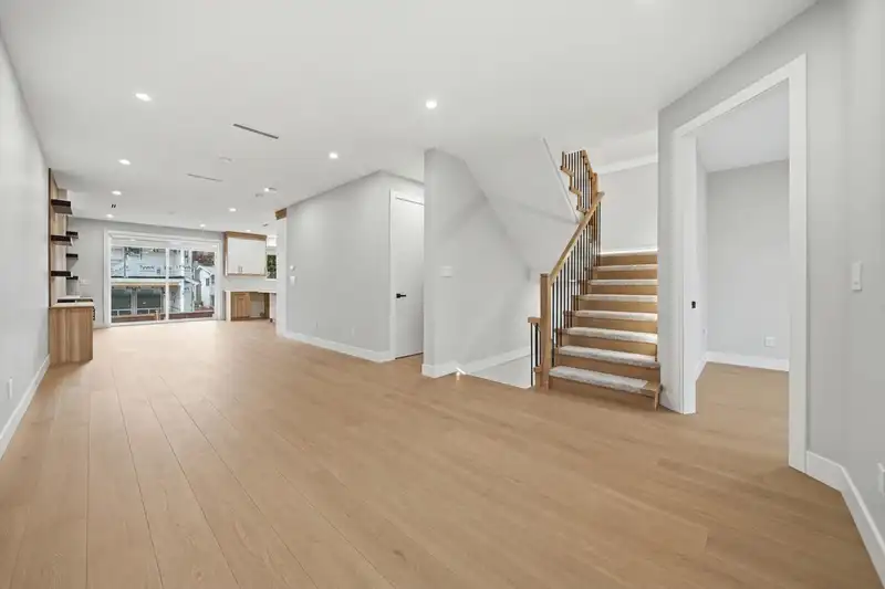 102 5745 172 STREET - photo 4 of 33