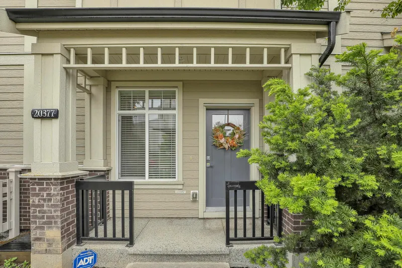 20377 82 AVENUE - photo 3 of 25