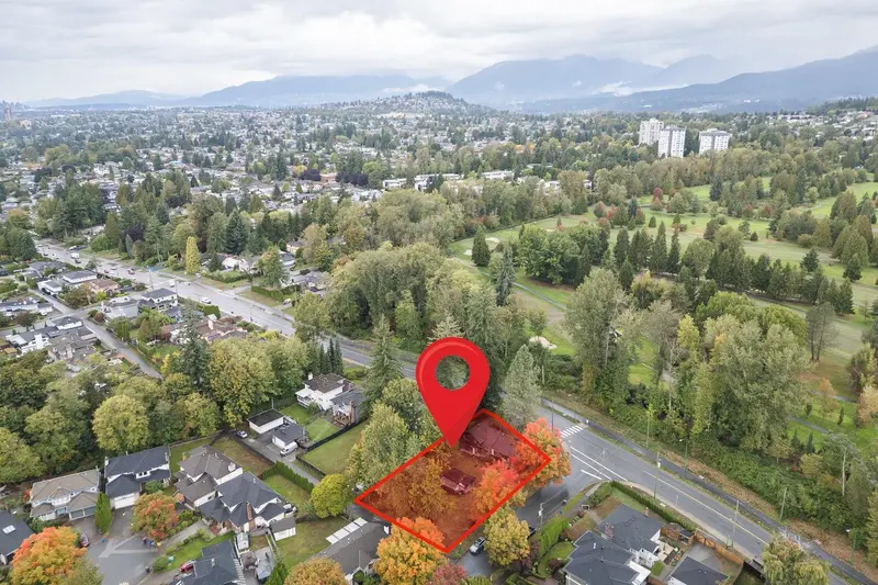 7492 BROADWAY - photo 1 of 25