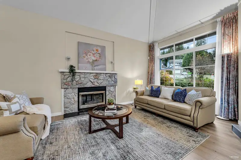 2986 DELAHAYE DRIVE - photo 3 of 20