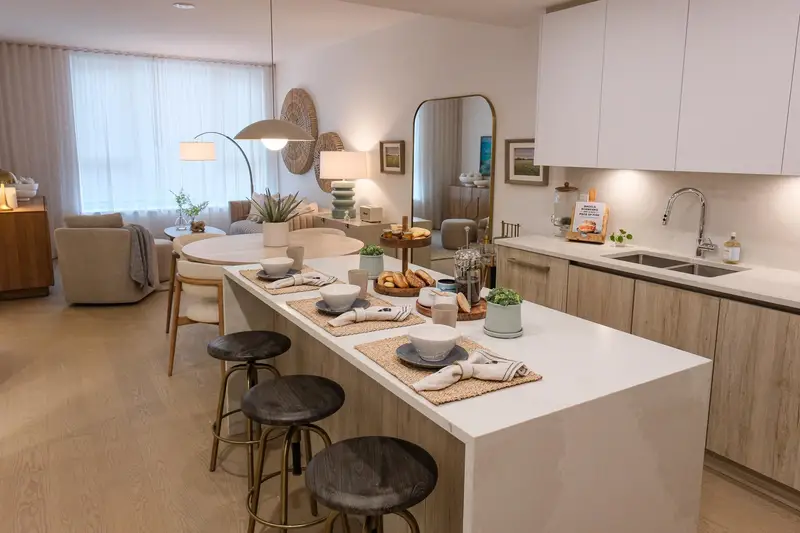 307 423 6TH STREET - photo 4 of 25