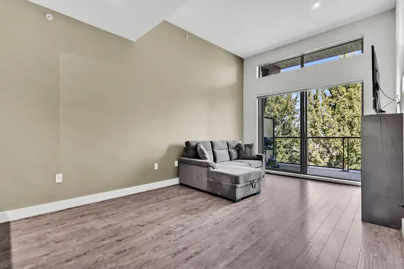 419 6688 120TH STREET - photo 2 of 30