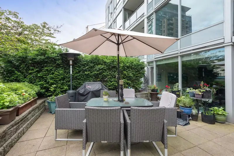 503 821 CAMBIE STREET - photo 1 of 20