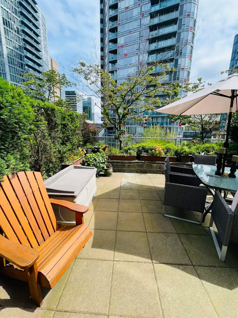 503 821 CAMBIE STREET - photo 3 of 20