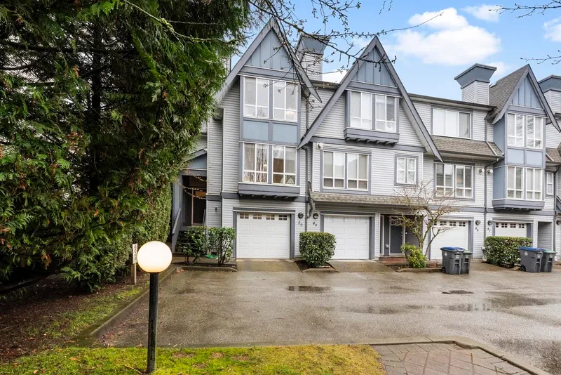 50 16388 85 AVENUE - photo 1 of 25