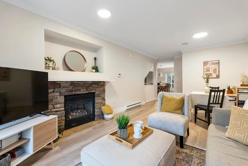 50 16388 85 AVENUE - photo 4 of 25