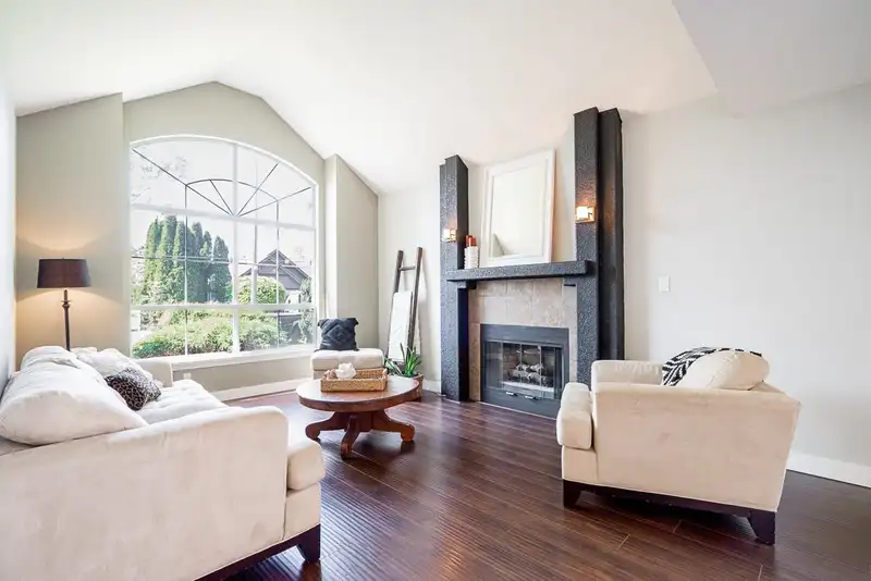 6336 190 STREET - photo 4 of 35