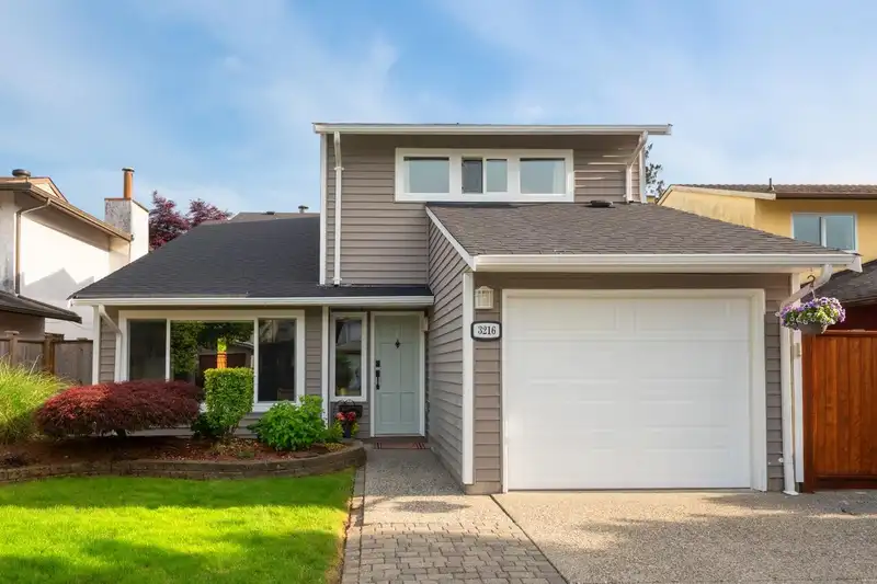 3216 SAVARY AVENUE - photo 2 of 40