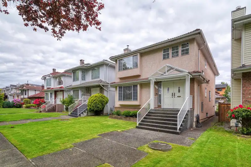823 W 62ND AVENUE - photo 2 of 28