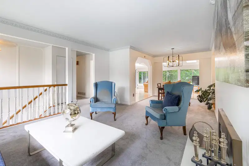 20834 MCFARLANE AVENUE - photo 3 of 33