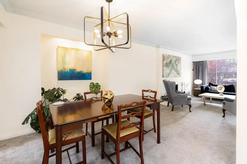 20834 MCFARLANE AVENUE - photo 4 of 33