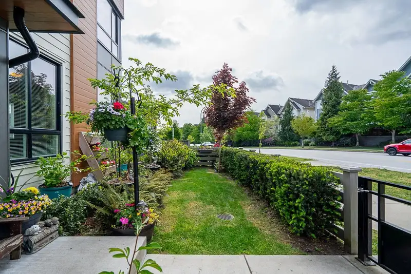 55 15151 EDMUND DRIVE - photo 2 of 40