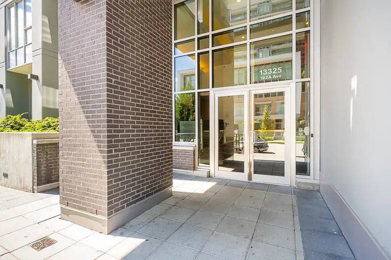 2206 13325 102A AVENUE - photo 4 of 32