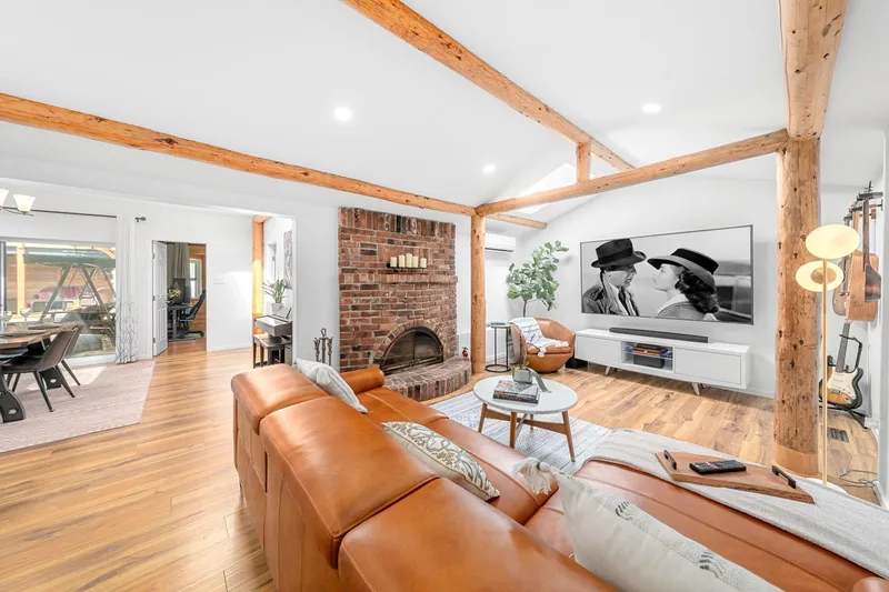 2540 BOSWELL AVENUE - photo 3 of 25