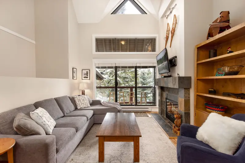 25 4637 BLACKCOMB WAY - photo 2 of 25