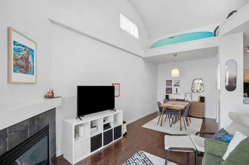 409 3768 HASTINGS STREET - photo 1 of 39