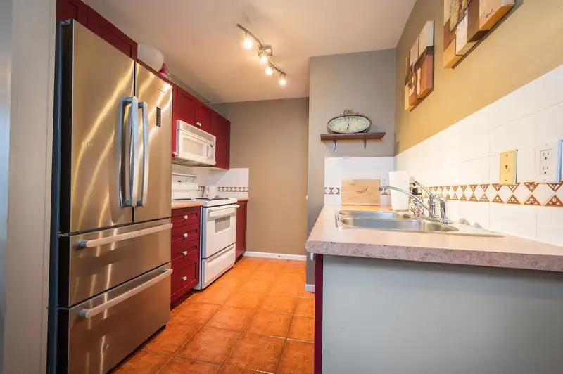 333 4314 MAIN STREET - photo 4 of 16