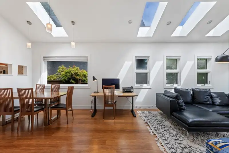 13044 14 AVENUE - photo 4 of 40