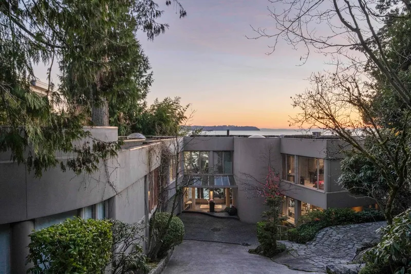 3912 MARINE DRIVE - photo 4 of 25