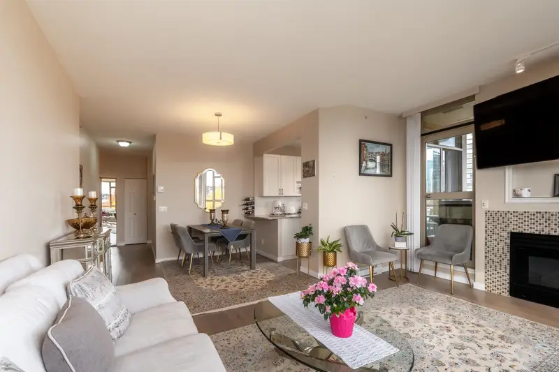 801 160 W KEITH ROAD - photo 4 of 25