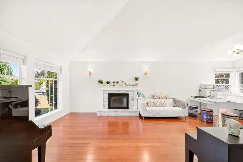 8960 157 STREET - photo 3 of 40