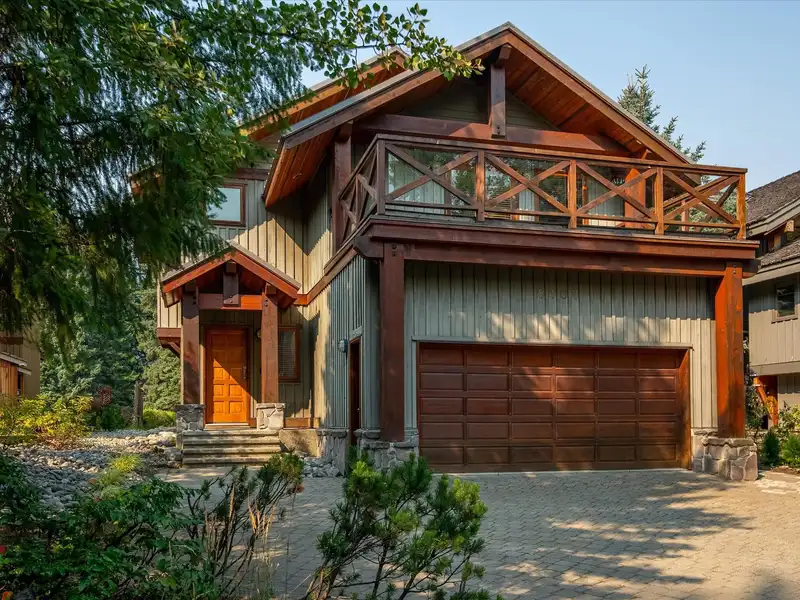 8107 MUIRFIELD CRESCENT - photo 2 of 40