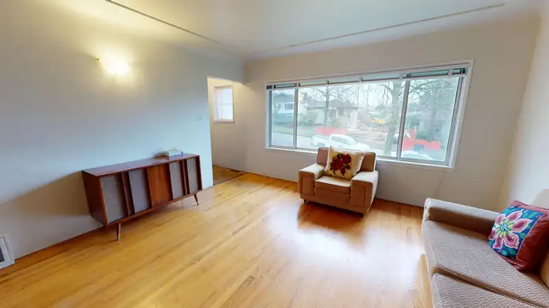 1641 E 37TH AVENUE - photo 4 of 26