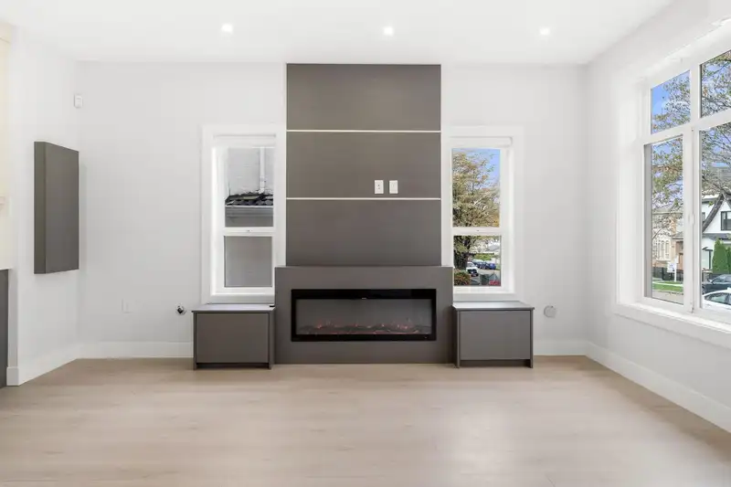 1 3274 E 44TH AVENUE - photo 4 of 40