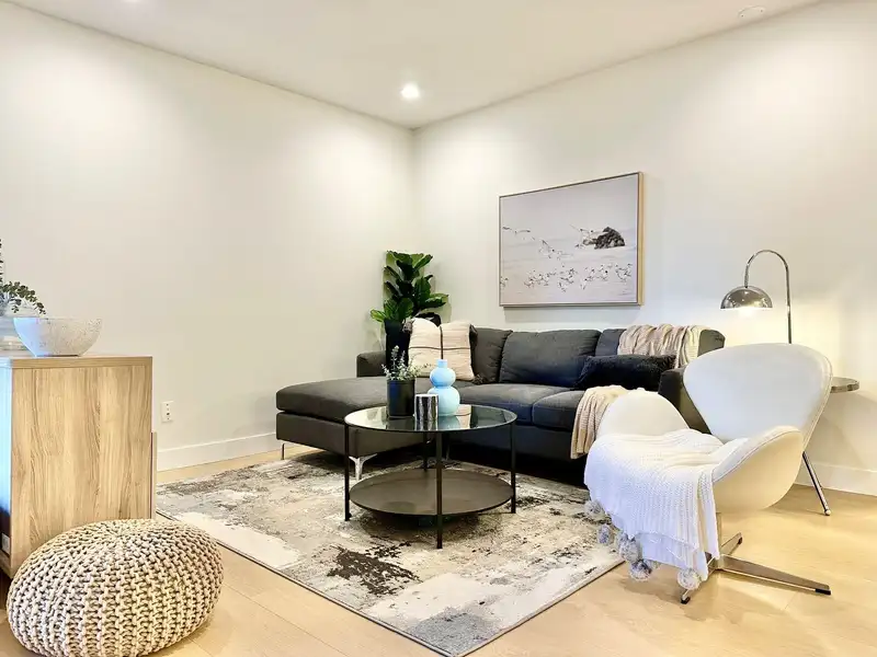 310 1200 EASTWOOD STREET - photo 4 of 24