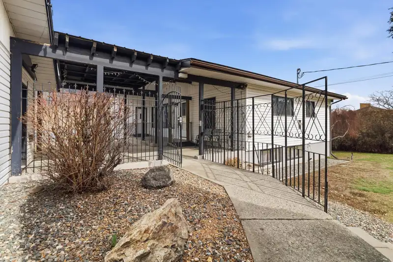 2794 SUNSET DRIVE - photo 3 of 35