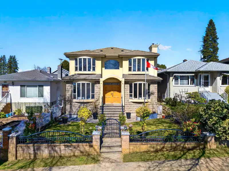 535 E 53RD AVENUE - photo 1 of 40