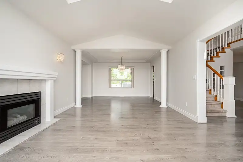 10439 TAMARACK CRESCENT - photo 3 of 36