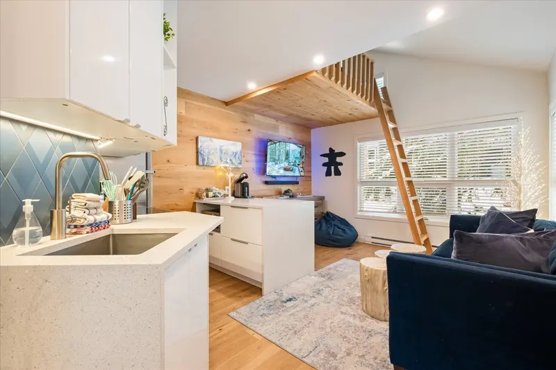 4 2170 SARAJEVO DRIVE - photo 1 of 11